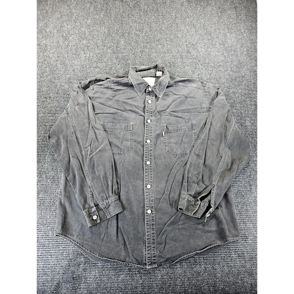 Levis Red Tab Denim Shirt Men XL Gray Cotton Shirttail Hem Medium Wash Button Up
